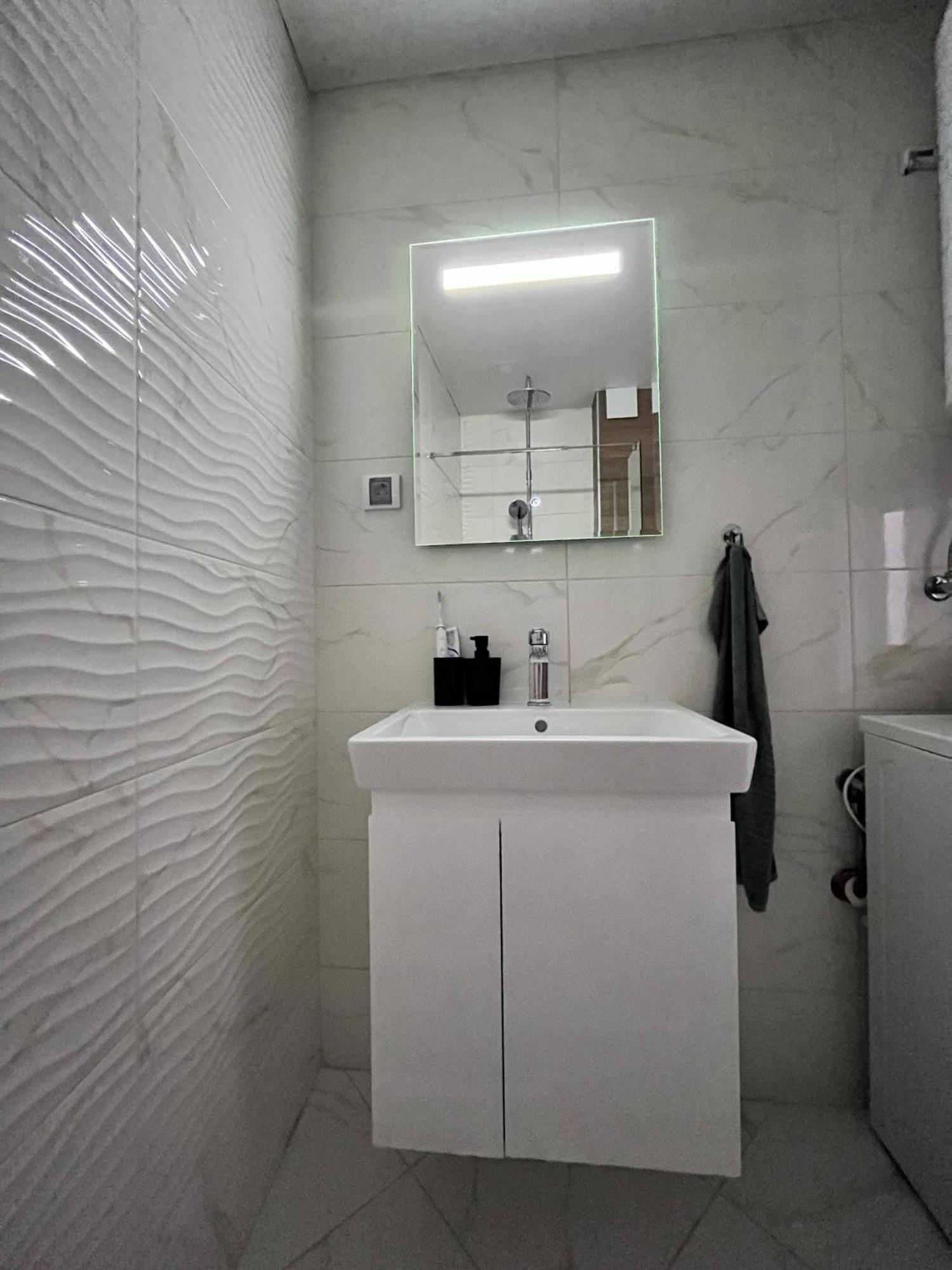 Central Cosy, Fully Renovated 2Bd Near The Cathedral Varna Exterior photo